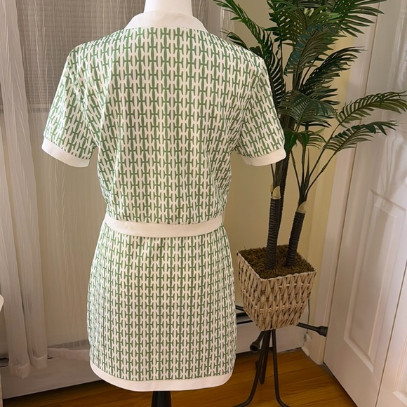 Green and white two piece set. - Picture 6 of 6